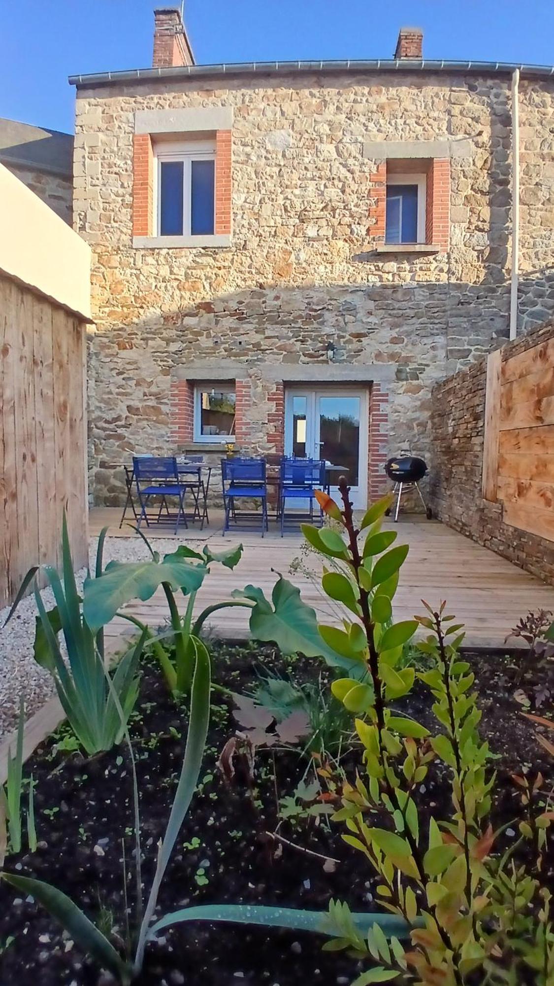 Au Bout Du Mont Villa Pontorson Eksteriør billede